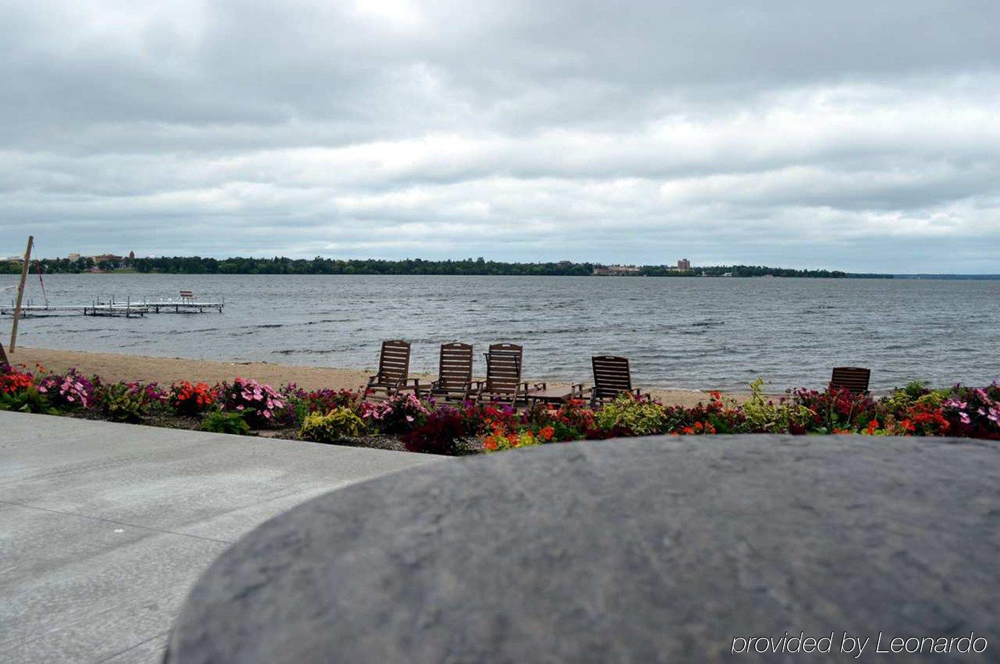 Hotel Doubletree By Hilton Bemidji Exterior foto